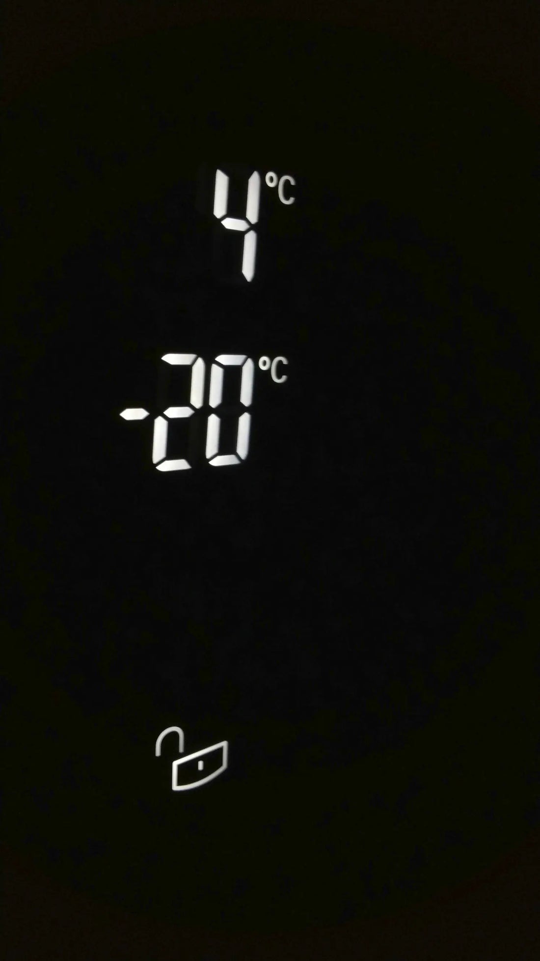 Temperature clock showing -20 and 4 degrees.